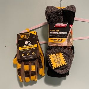Men’s Gloves and Socks Bundle